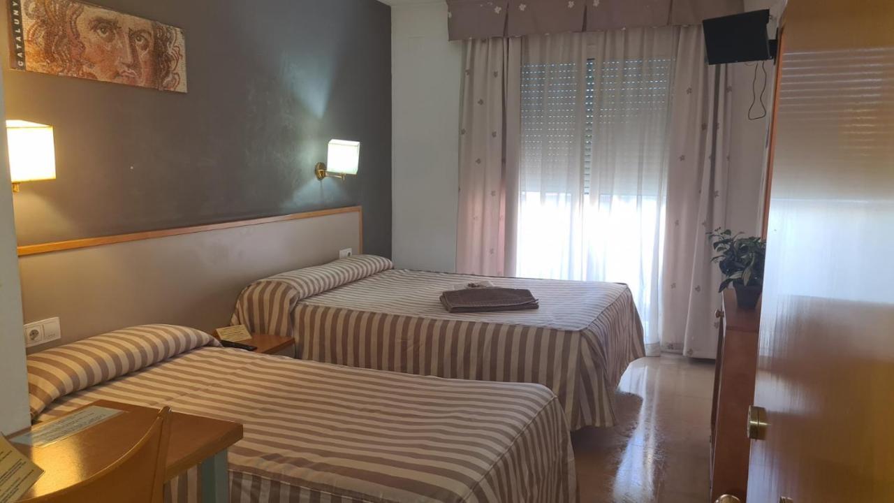 Hotel Cosmos Ταραγόνα Εξωτερικό φωτογραφία