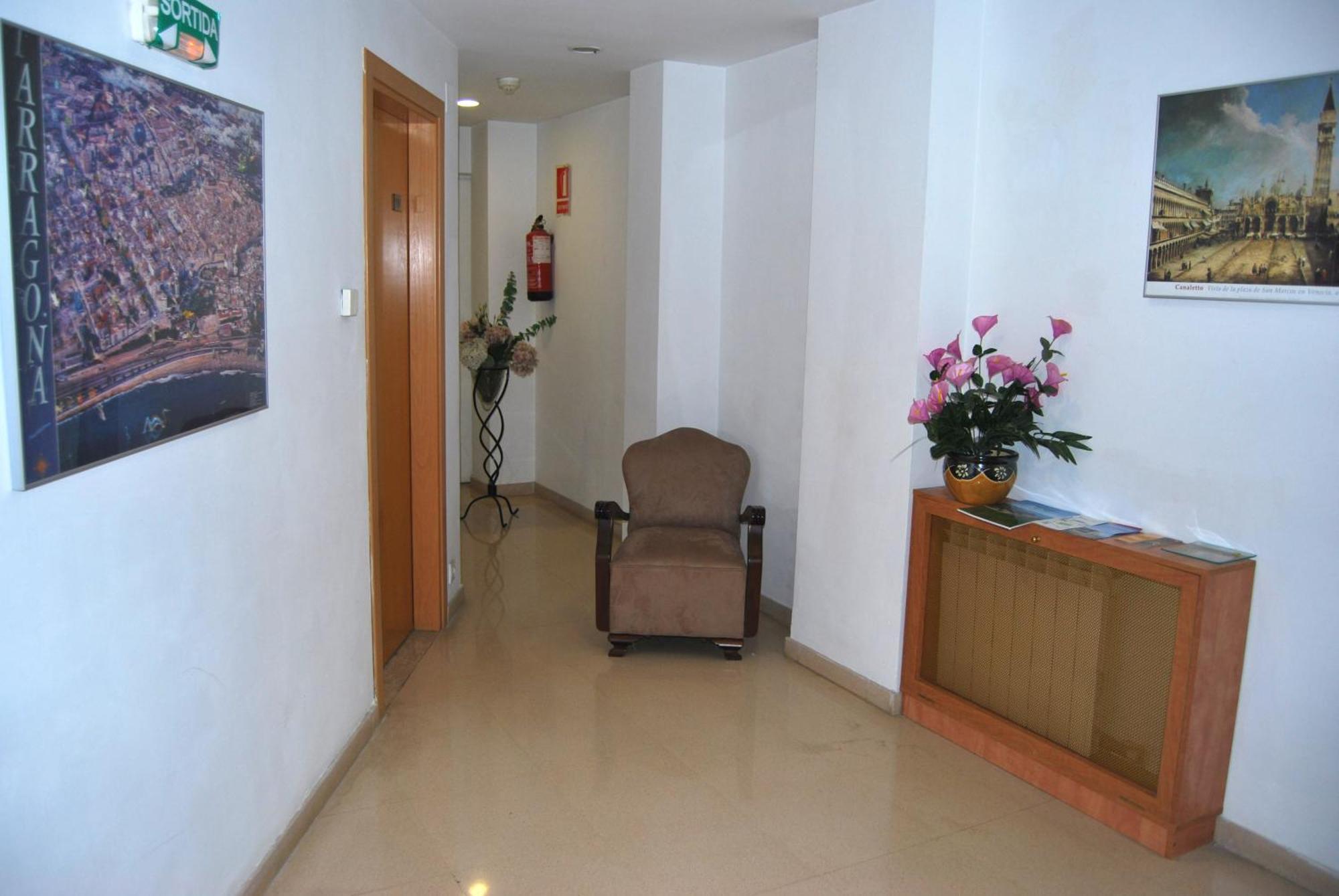 Hotel Cosmos Ταραγόνα Εξωτερικό φωτογραφία