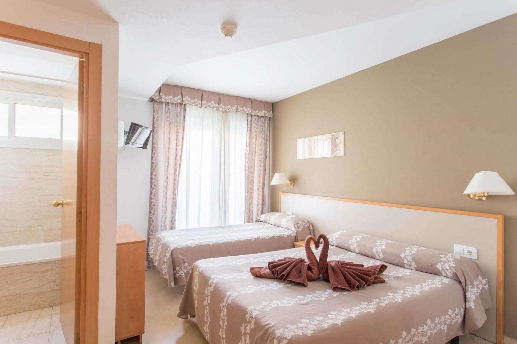 Hotel Cosmos Ταραγόνα Εξωτερικό φωτογραφία