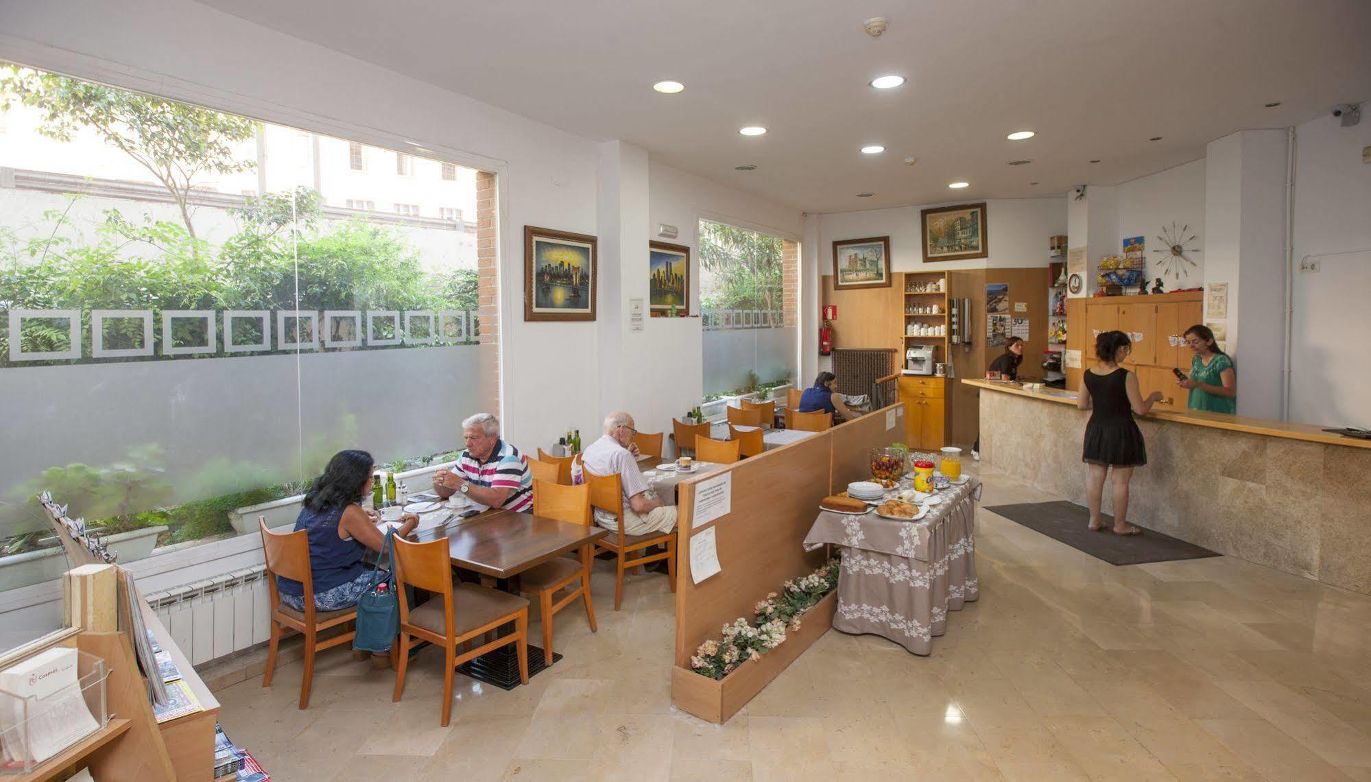 Hotel Cosmos Ταραγόνα Εξωτερικό φωτογραφία