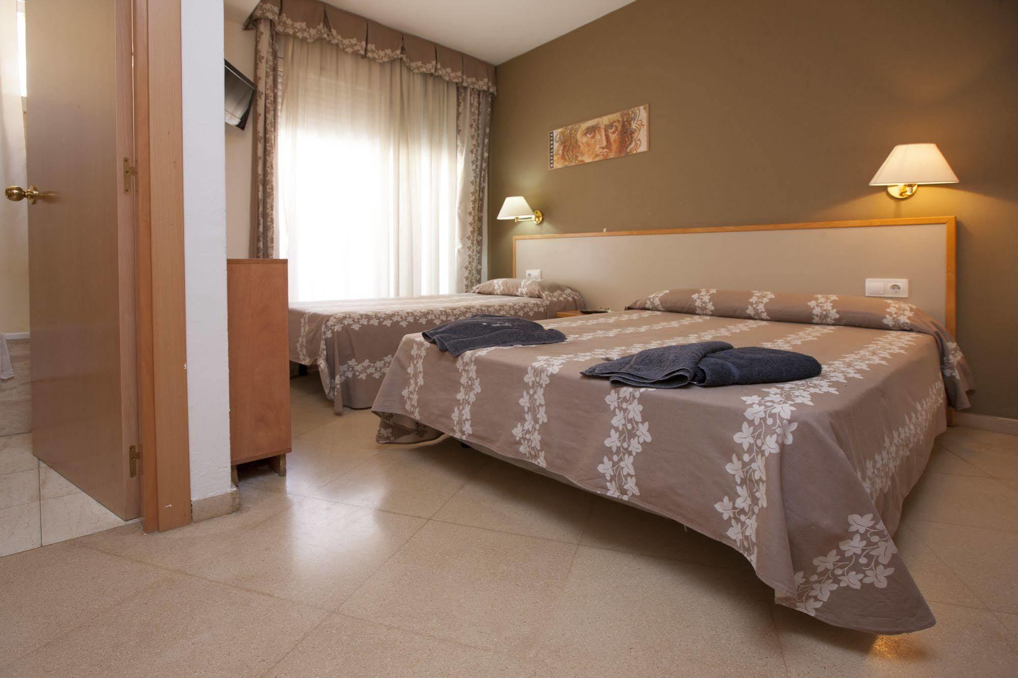 Hotel Cosmos Ταραγόνα Εξωτερικό φωτογραφία